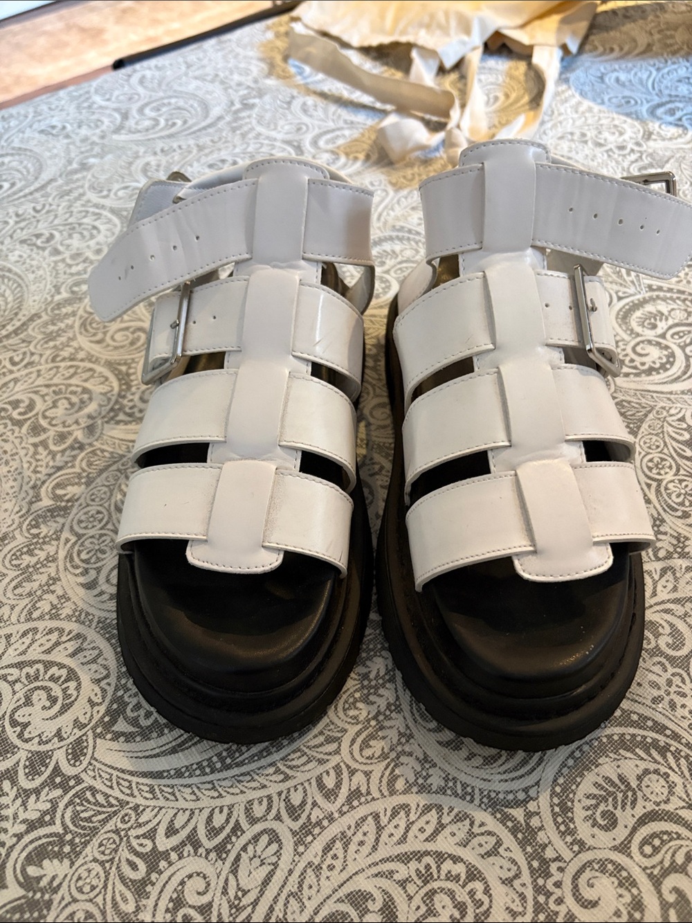 Time and Tru White Leather Gladiator Platform Sandals